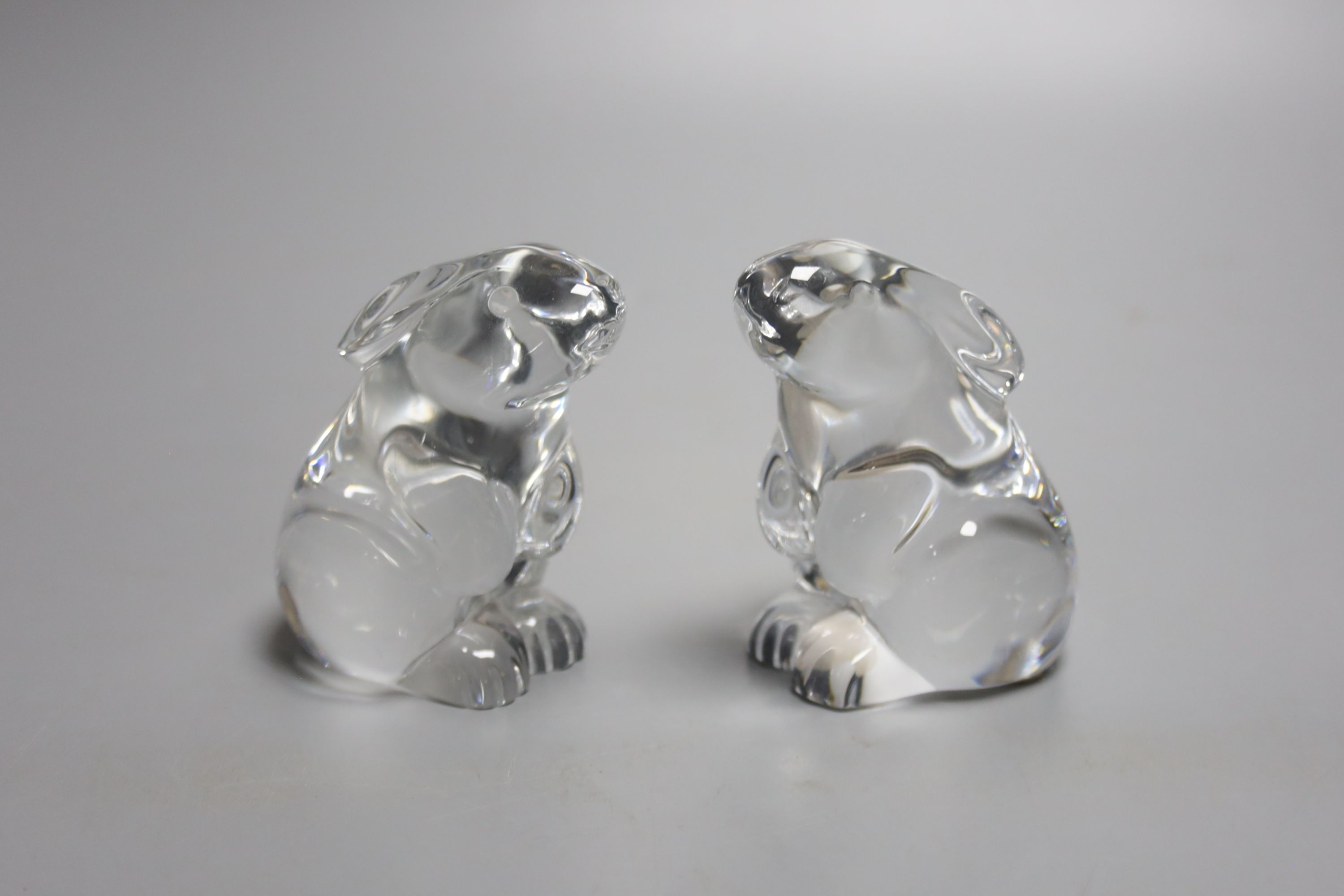 A pair of Baccarat crystal figures of rabbits, 8cm high